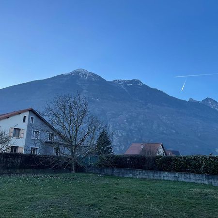 Au Pied De La Vallee Saint-Etienne-de-Cuines المظهر الخارجي الصورة